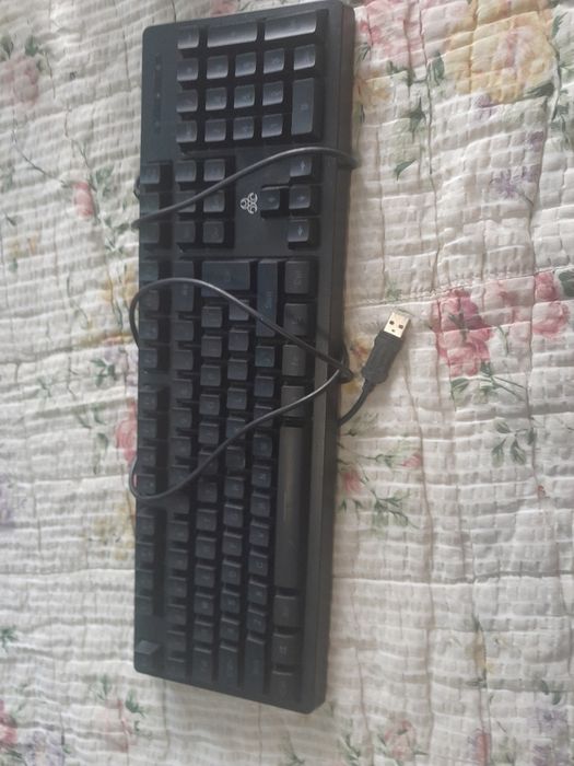 Tastatura cu lumini