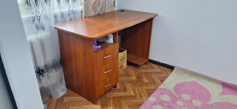 Письменный (рабочий)  стол