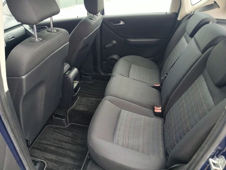 Mercedes-Benz Clasa A model 2008

MODEL 2008