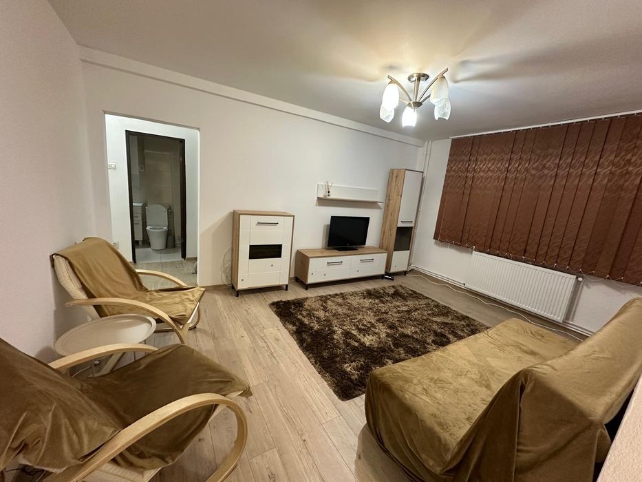 Apartament semidecomandat de inchiriat