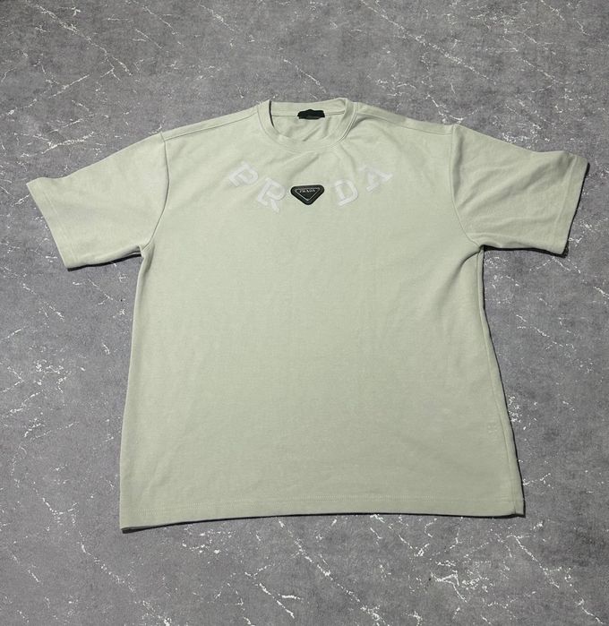 Продавам чисто нови тениски