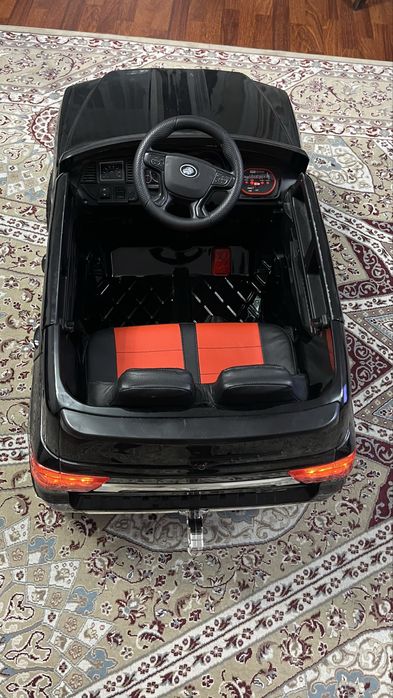 Продается детский автомобиль с пультом управления