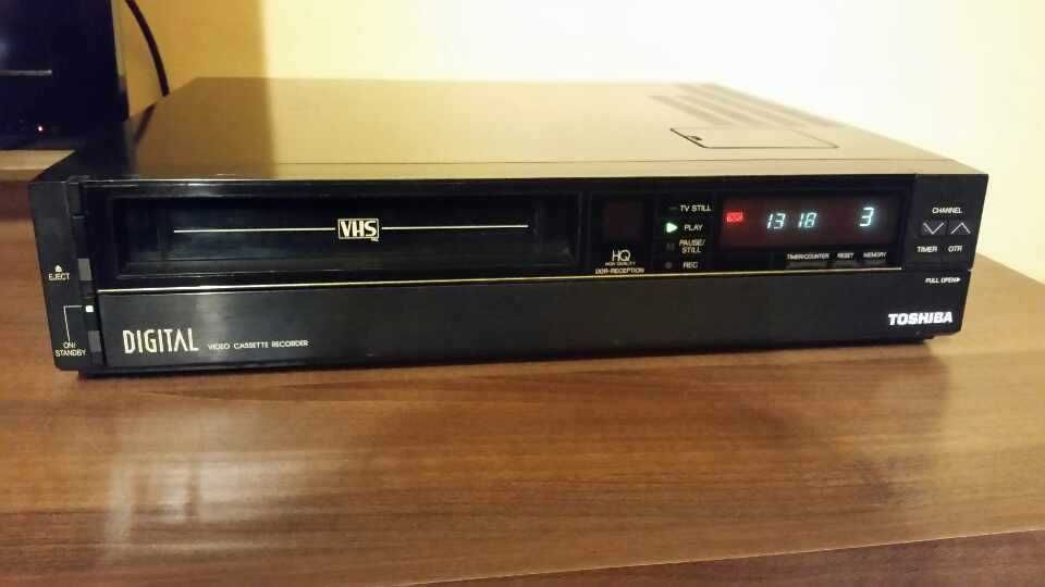 Video VHS TOSHIBA model DV -80G