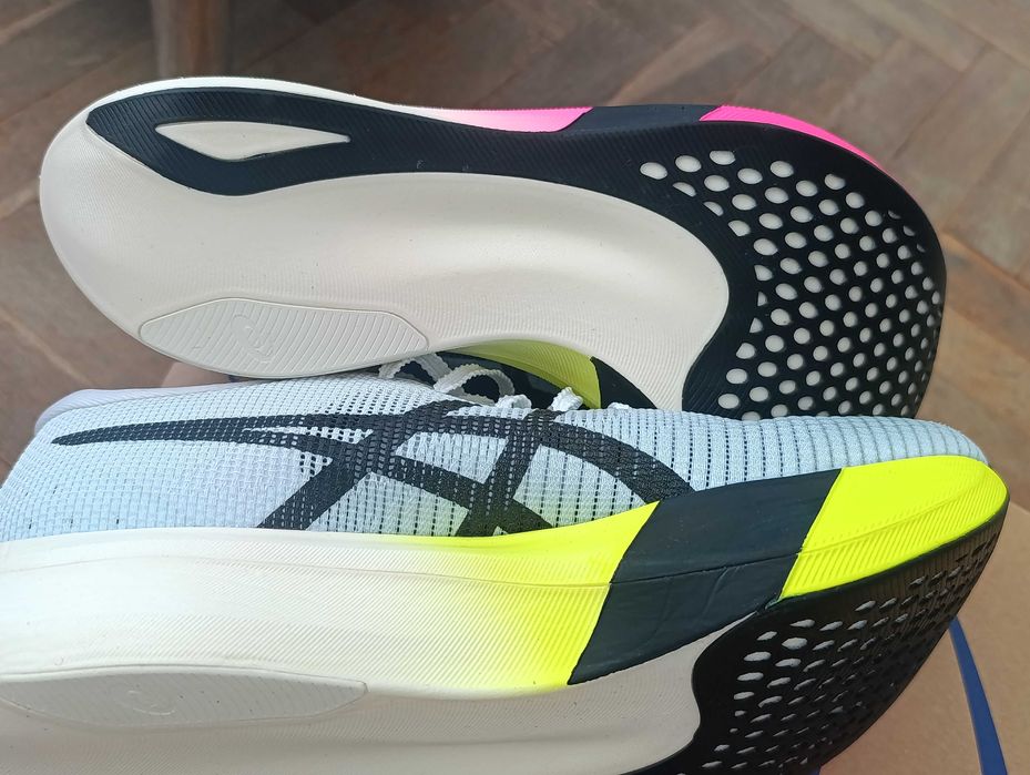 ASICS metaspeed edge 42.5