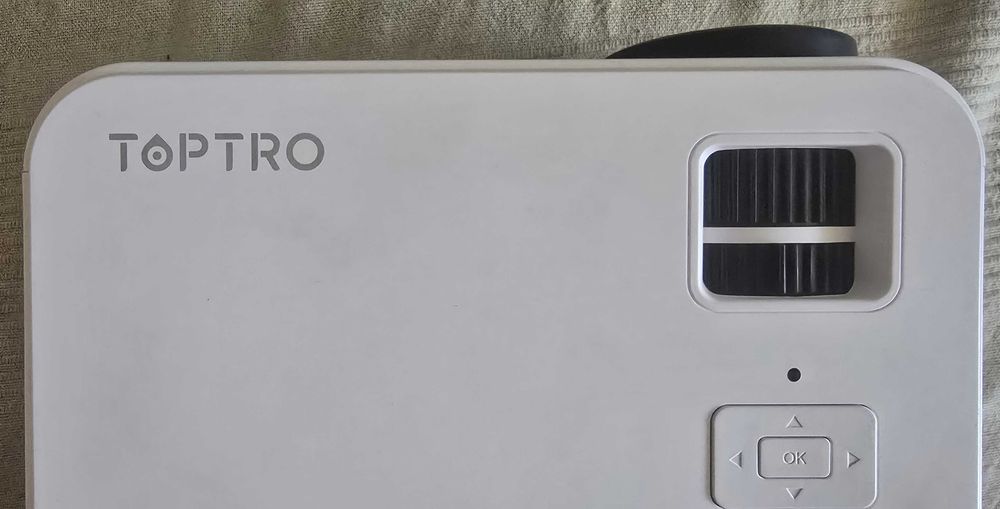 Преносим/настолен проектор TOPTRO X3, бял, с раница за пренасяне