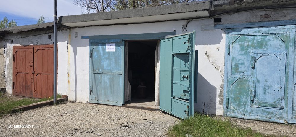 Продам 2 гаража.