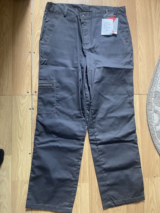 Продам комтюм отличного качества,спецовка!