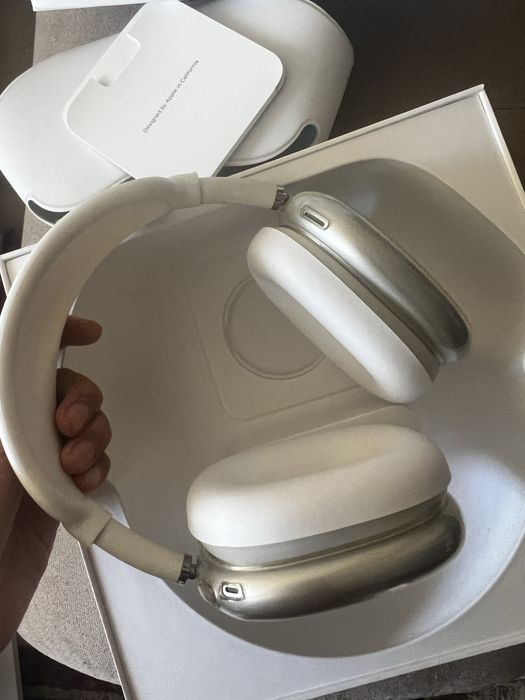 Airpods max Lightning silver