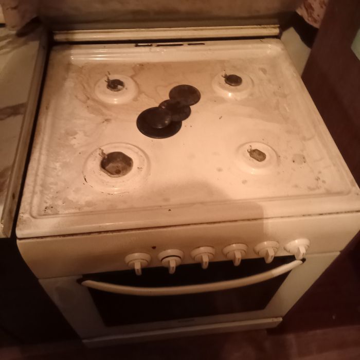 Продам газ плиту
