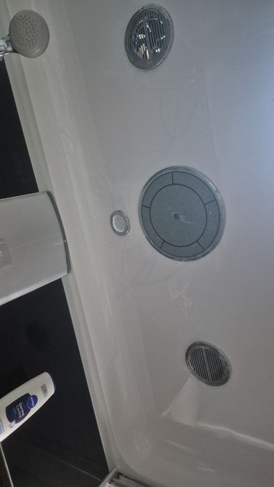 Cadă cu cabină de duș și hidromasaj – Radio FM, Iluminare, Stare foarte bună
