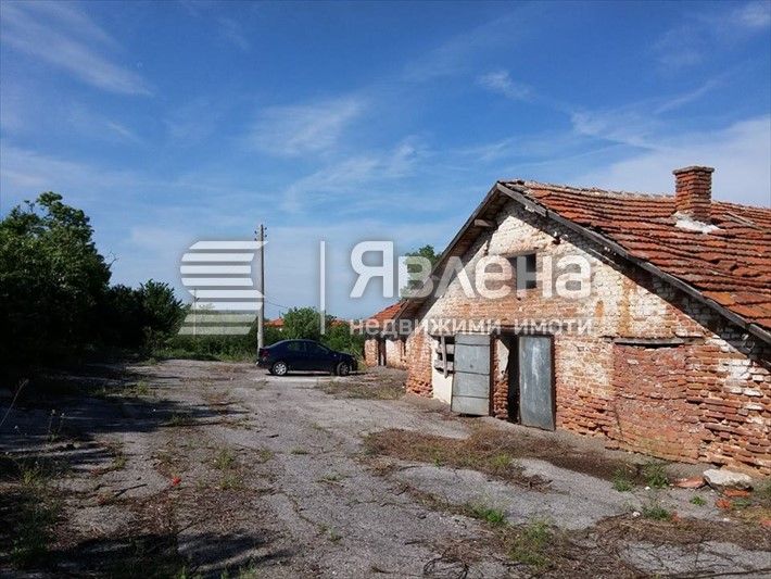 Продава се Склад в с. Стройно, Област Ямбол - 600 кв.м за 34 €/кв.м - Снимка #1