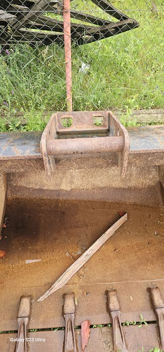 Vsnd  Cupe excavator si dizpozitive BALE CLAMP  pentru stivuitor