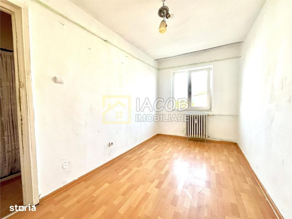 Apartament 3 camere, str. Milcov, Bacau