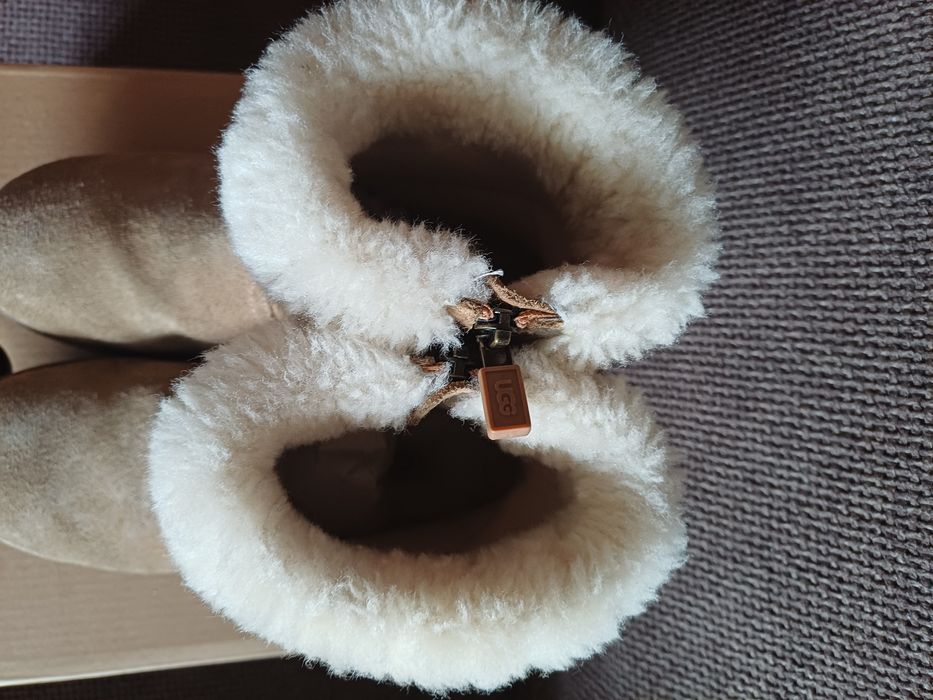 Ботички UGG, размер 30- почти като нови