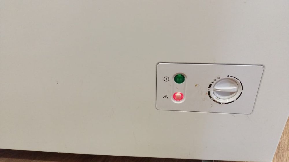 Продам недорого холодильник/морозильник ларь (не морозит)