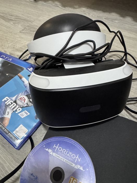 Продам приставку Sony PS4