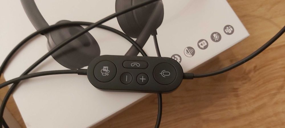 Vand casti Microsoft 16N-00006 model 2026 ca noi