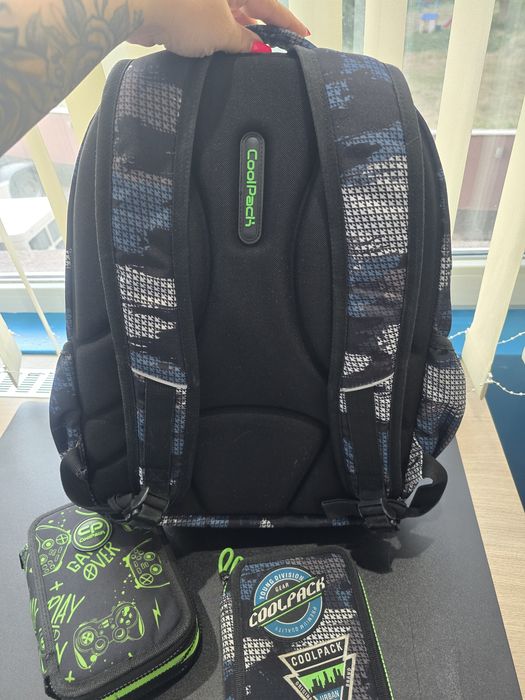 1 лота ученически раници и несесери coolpack