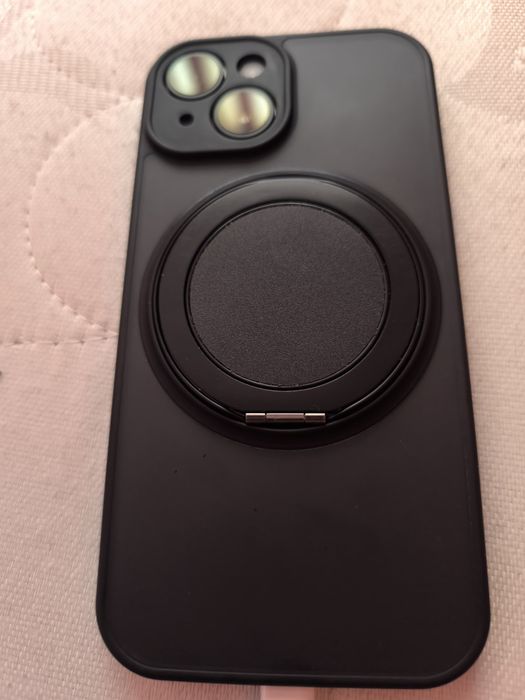 Продавам iphone 15