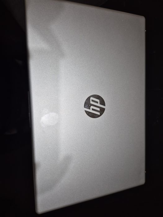 Vând laptop hp .