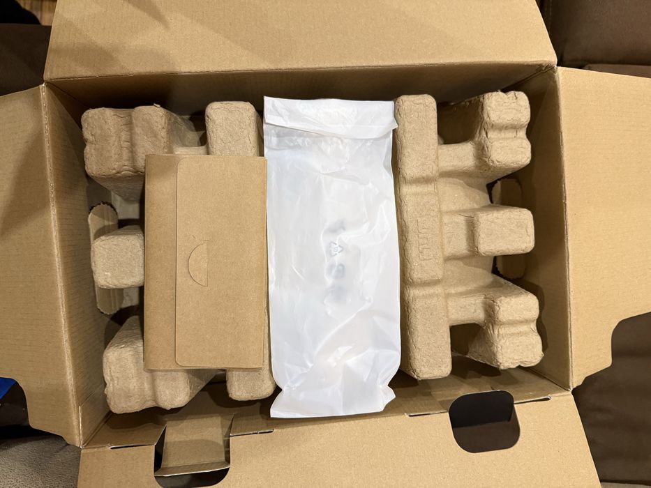 Harman kardon aura studio 4