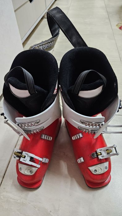Продам лыжные ботинки детские
