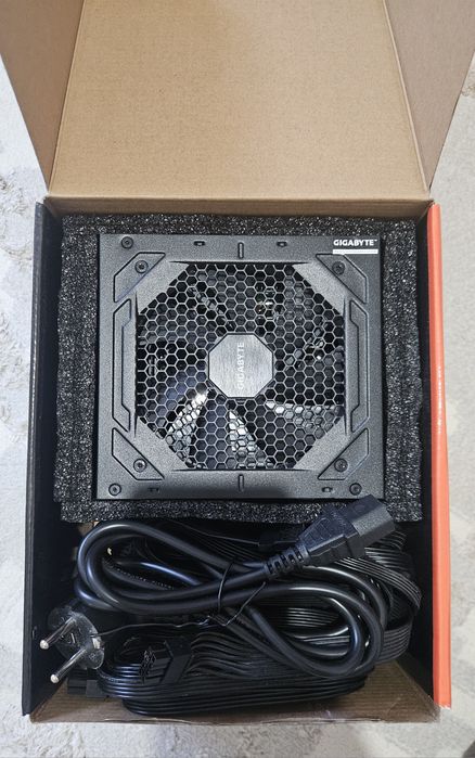 Блок питания ATX 850 W Gigabyte