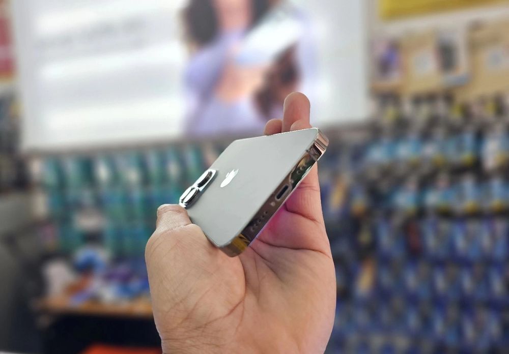 Срочно продам iPhone 13 Pro