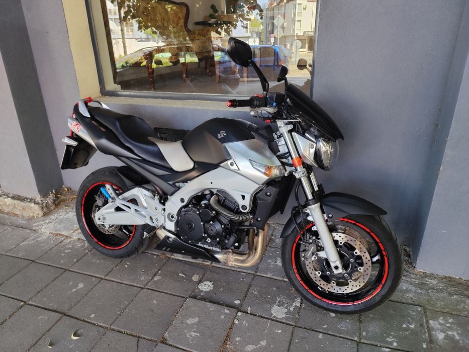 Продавам Suzuki GSR 600
