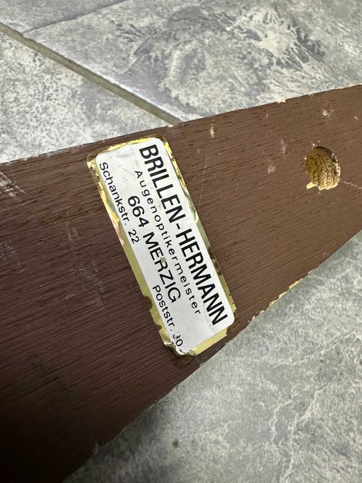 Стар стенен барометър с термометър