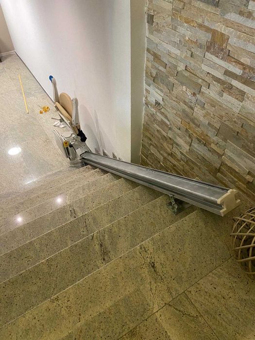 Lift scara pentru persoane cu dizabilitati case si azile batrani etc