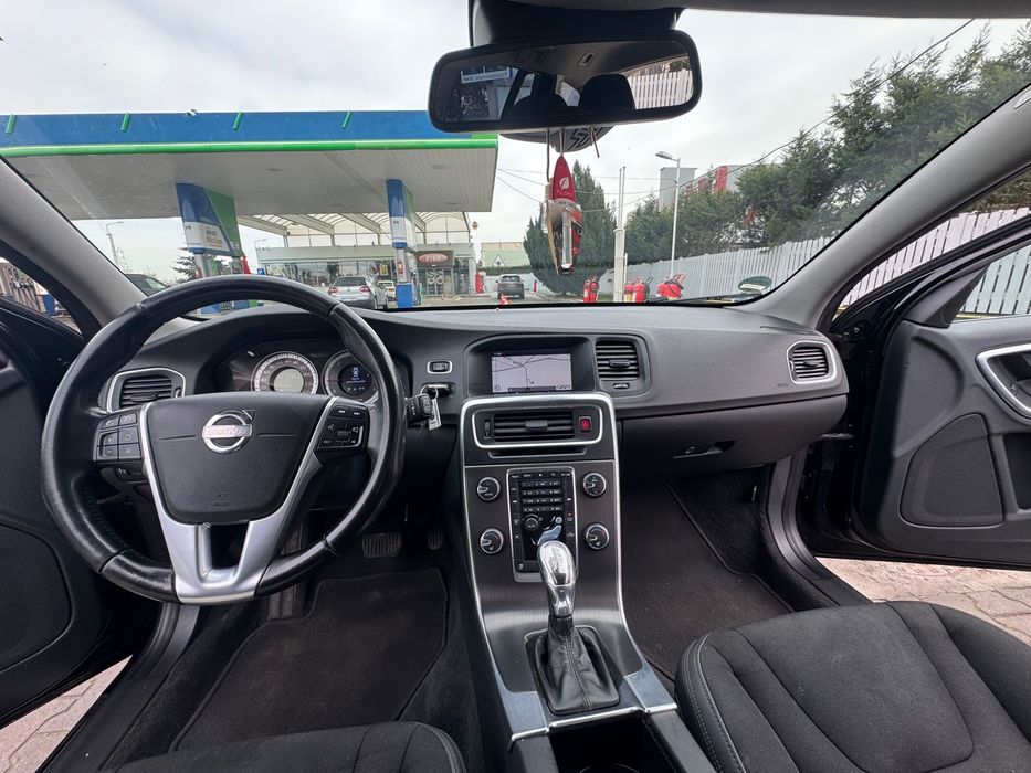 Volvo v60 2.0 diesel  5 cilindri automat