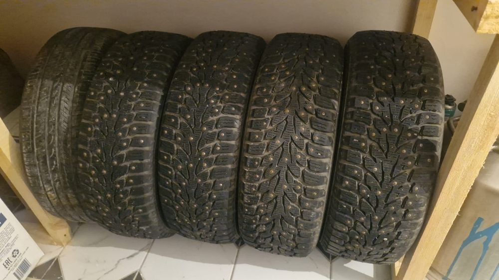 Продам зимние шины 215/60/r16