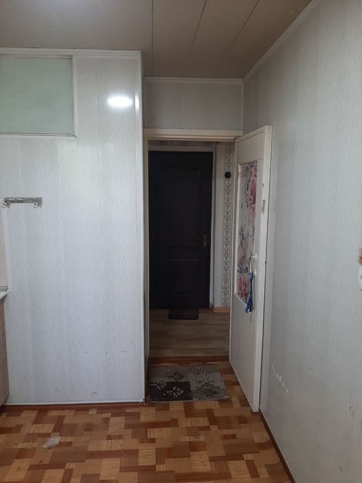 Срочна 2 хонали уй сотилади.