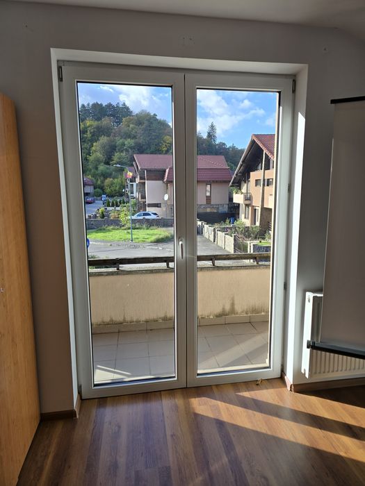 Vând geamuri termopan si usi de balcon