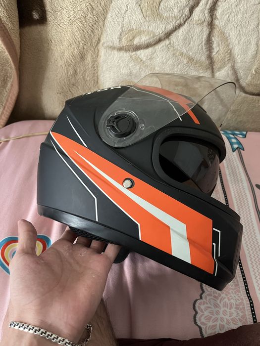 Мото шлем продам срочно