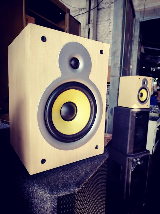 Microlab Pro-3 sotiladi