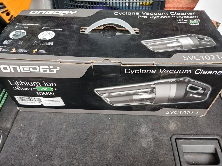 Oglinda auto, Statie auto, Aspirator suto, Saltea de dormit.