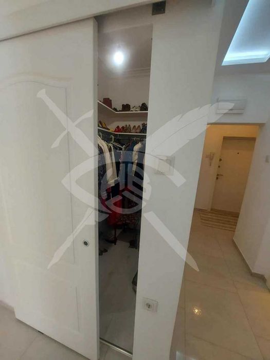 Дава се под наем Тристаен апартамент в София, Център - 68 кв.м за 797.64 € - Снимка #9