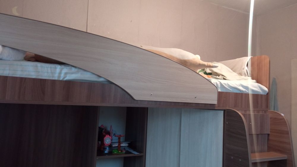 Продам двухъярусную кровать