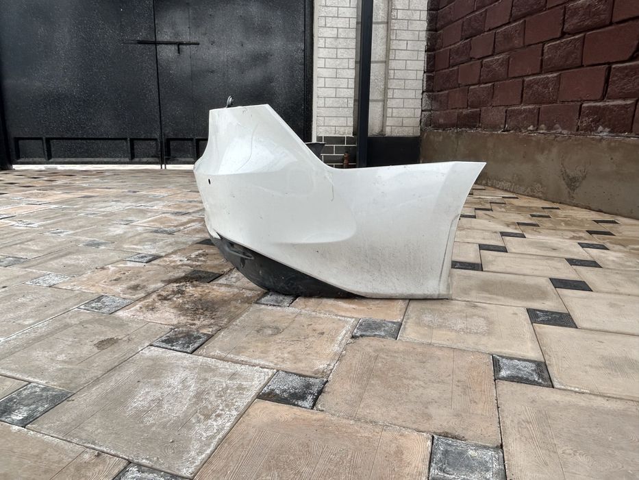 бампер задиний