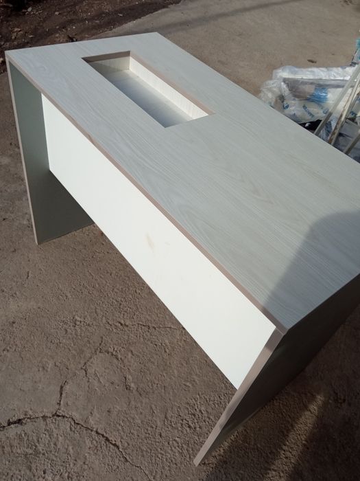 Стол для швейной машинки