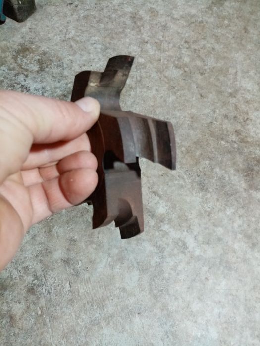 Freze pentru  tâmplărie