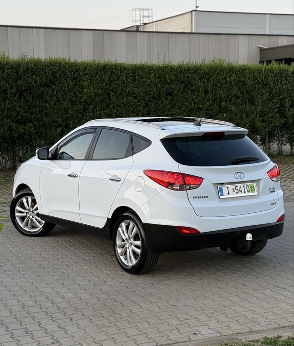 * Vând Hyundai IX35 * 2.0 diessel * 4x4 * FULL * Euro 5 * Panoramic * Xenon * Led * Navi * 184 CP *