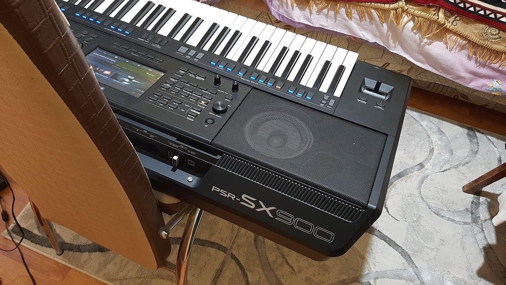 Orga Yamaha psr sx 900 cu husa si set Pro