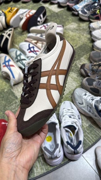 Кроссовки (новые)