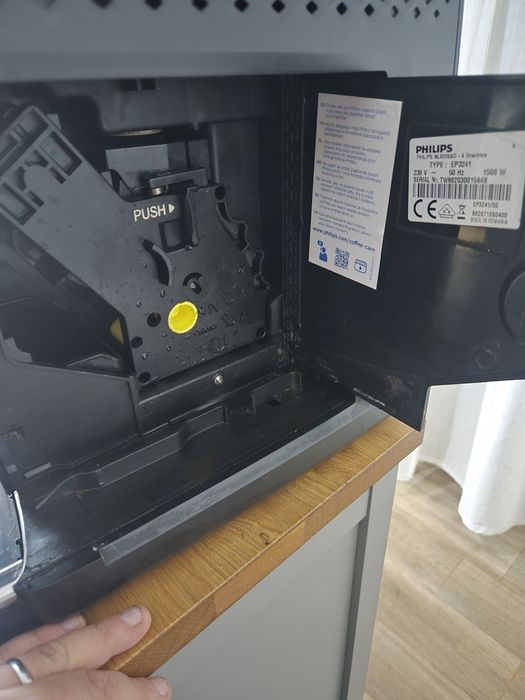 Expresor Philips model 3200 espressor automat cu sistem de lapte Latte