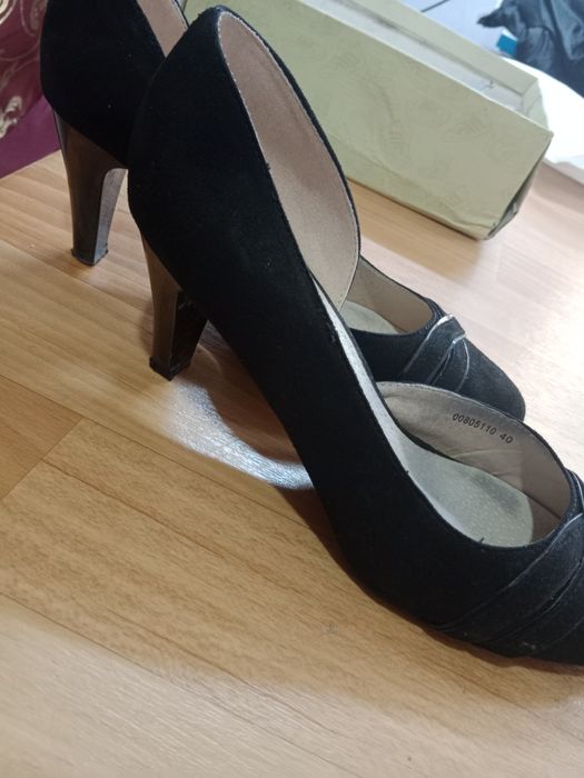 туфли сатылады.40 р