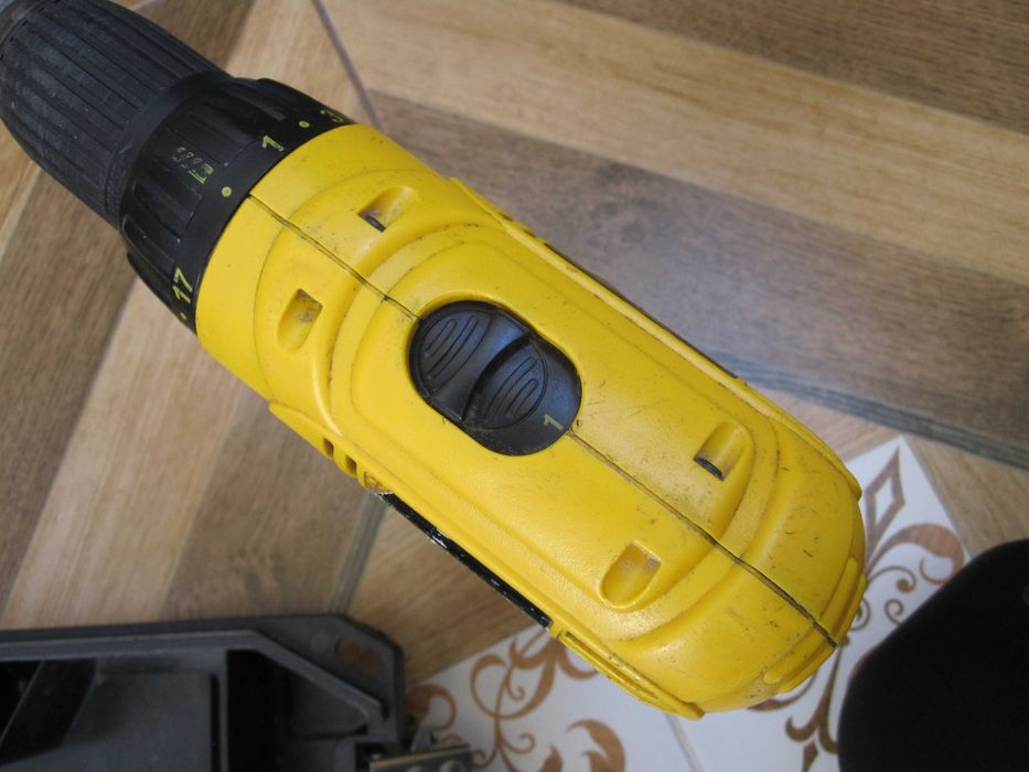Продавам винтоверт  DEWALT DC 756 с батерии Li-ion 2.5 Ah