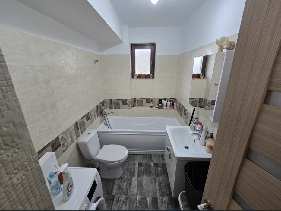 Închiriez apartament cu 2 camere bloc nou loc parcare inclus/Trivale magic